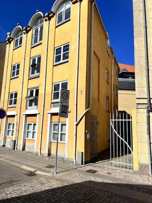 Apartment In The Heart Of Aalborg Ngoại thất bức ảnh